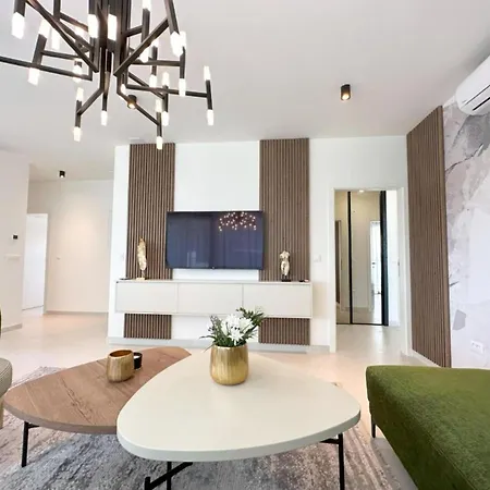 Apartament Three-bedroom Penthouse The Riviera Three -s3