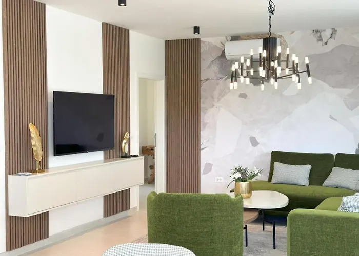 Three-bedroom Penthouse The Riviera Three -s3 Kožino