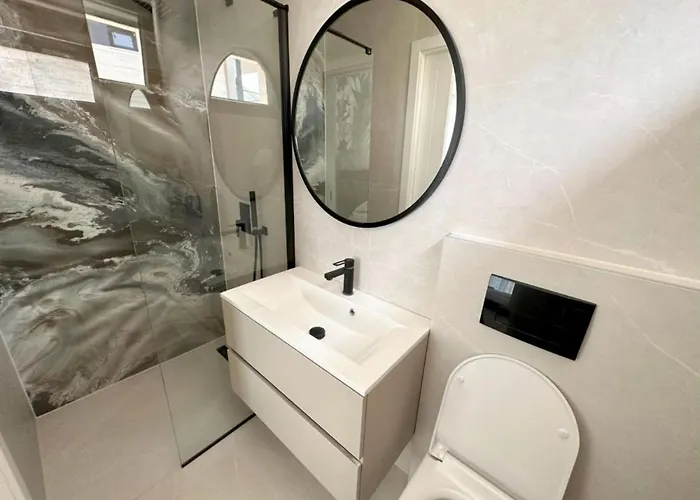 Three-bedroom Penthouse The Riviera Three -s3 דירה *