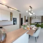 アパート Three-bedroom Penthouse The Riviera Three -s3 Kožino