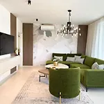 アパート Three-bedroom Penthouse The Riviera Three -s3 Kožino