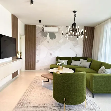 Daire Three-bedroom Penthouse The Riviera Three -s3 Kožino