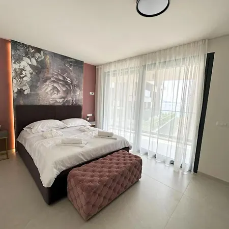 Daire Three-bedroom Penthouse The Riviera Three -s3